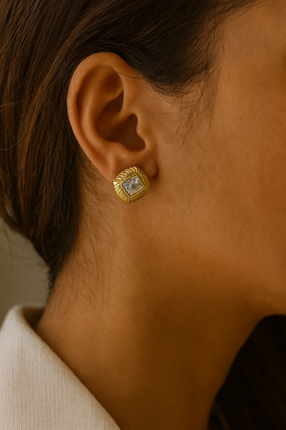 KARA SMALL BUTTON EARRINGS