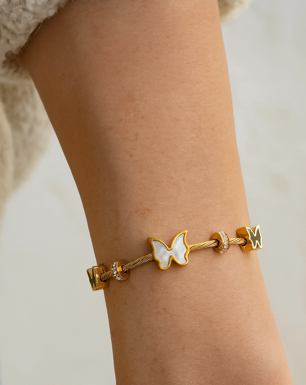 FERA BUTTERFLY BANGLE