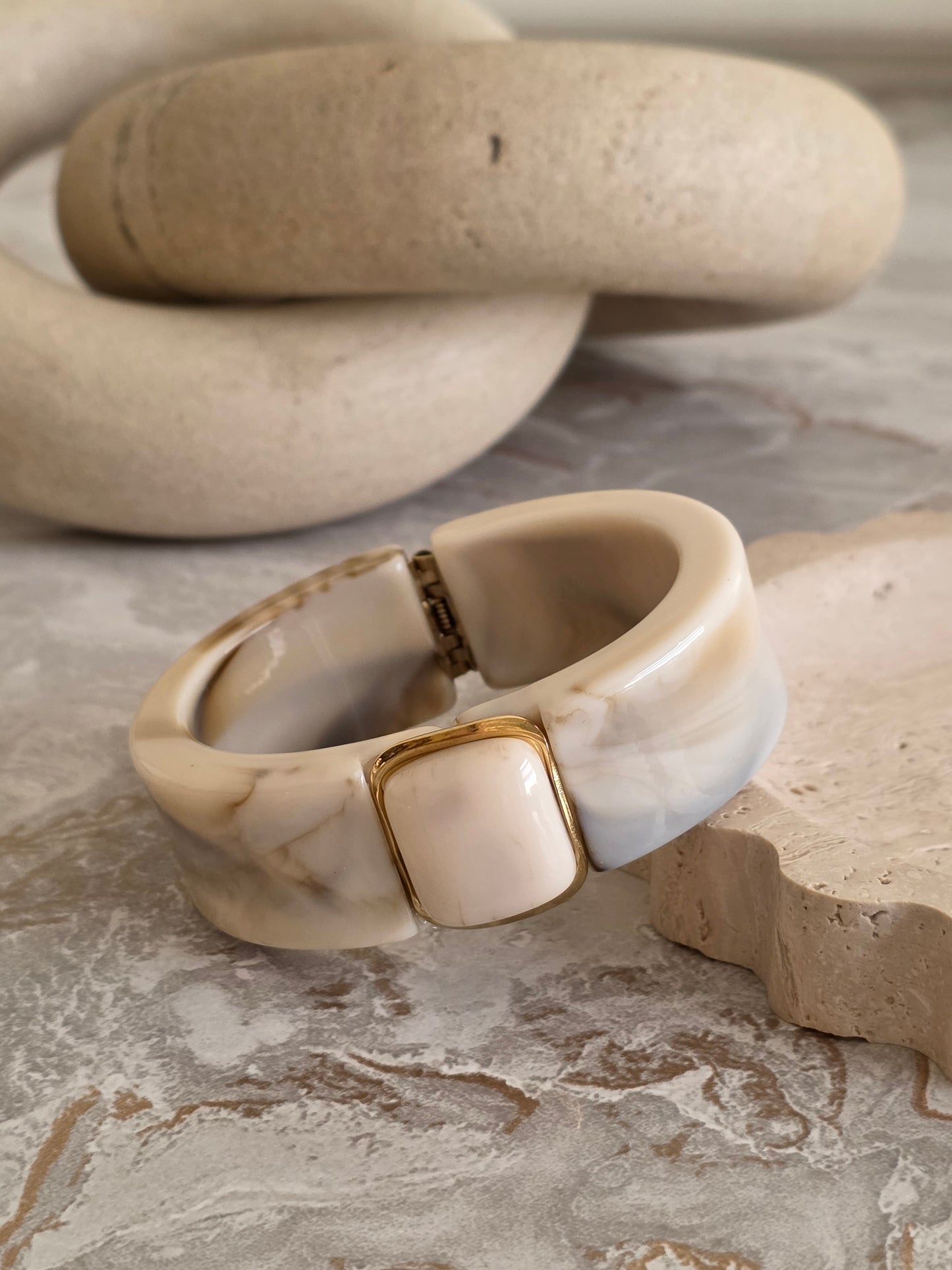 AYESHA ACRYLIC BANGLE