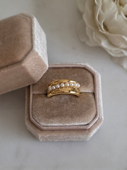 Gold wide pearl ring