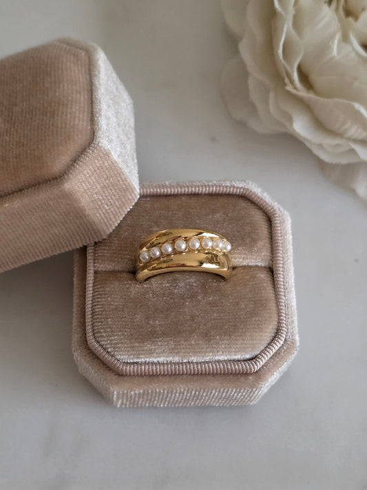 Gold wide pearl ring