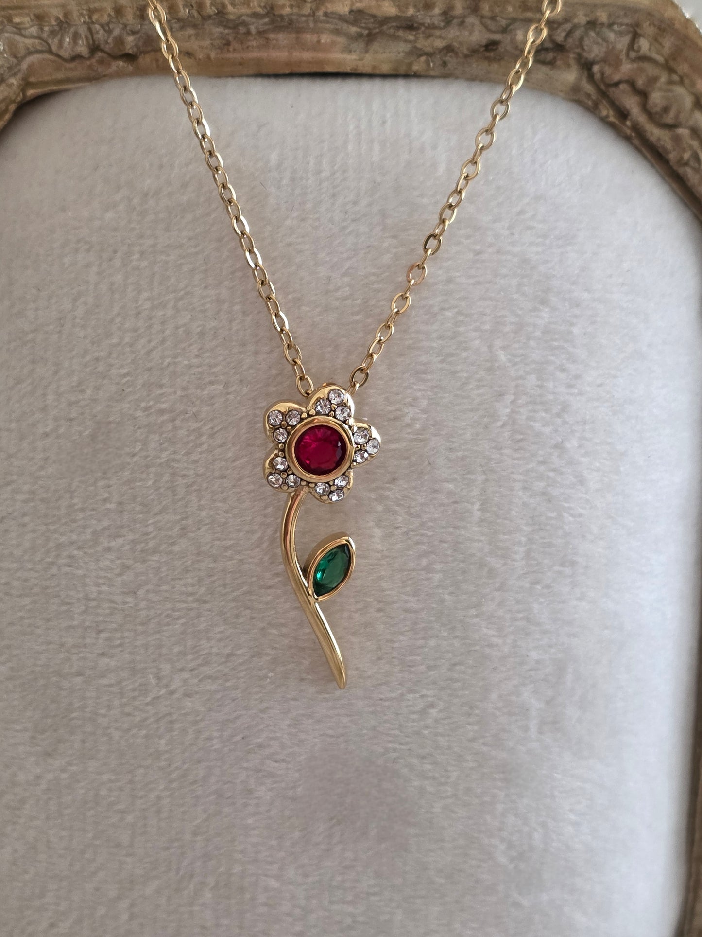 BEYA FLOWER NECKLACE