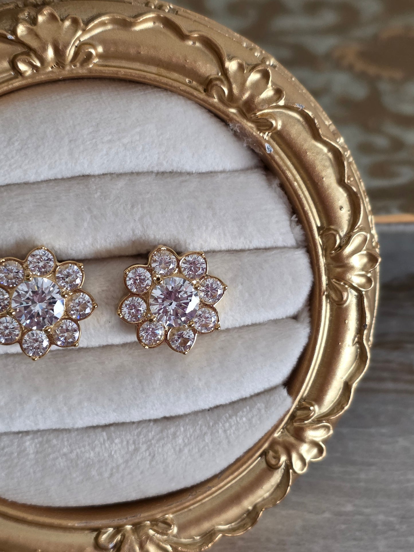 ADALYA FLOWER EARRINGS