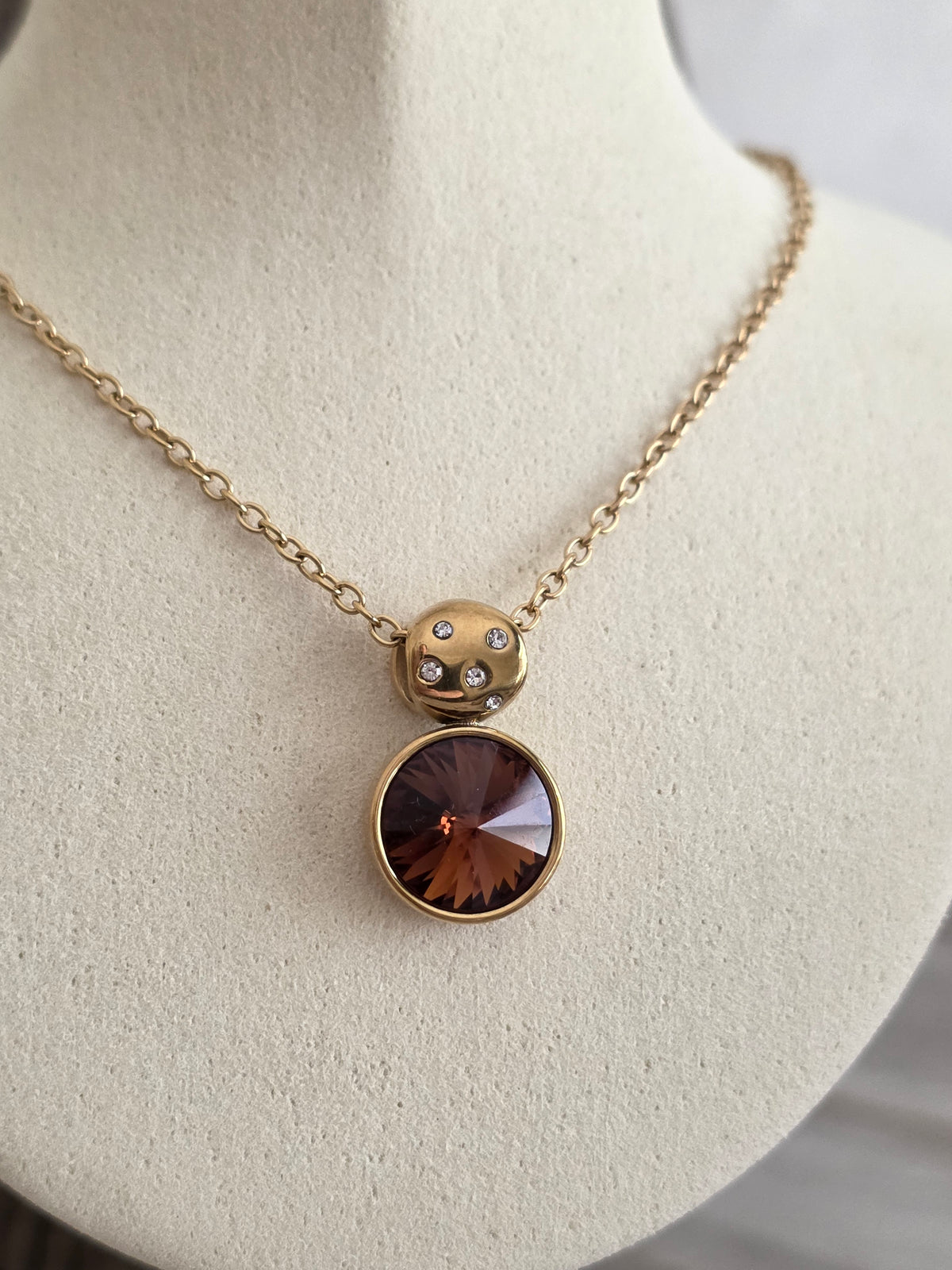 MERAL NECKLACE