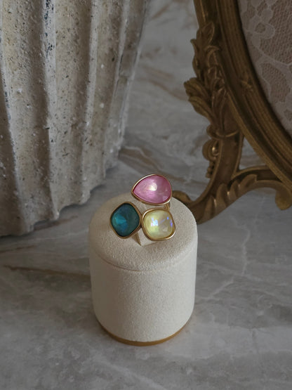 Gold coloured crystals statement ring