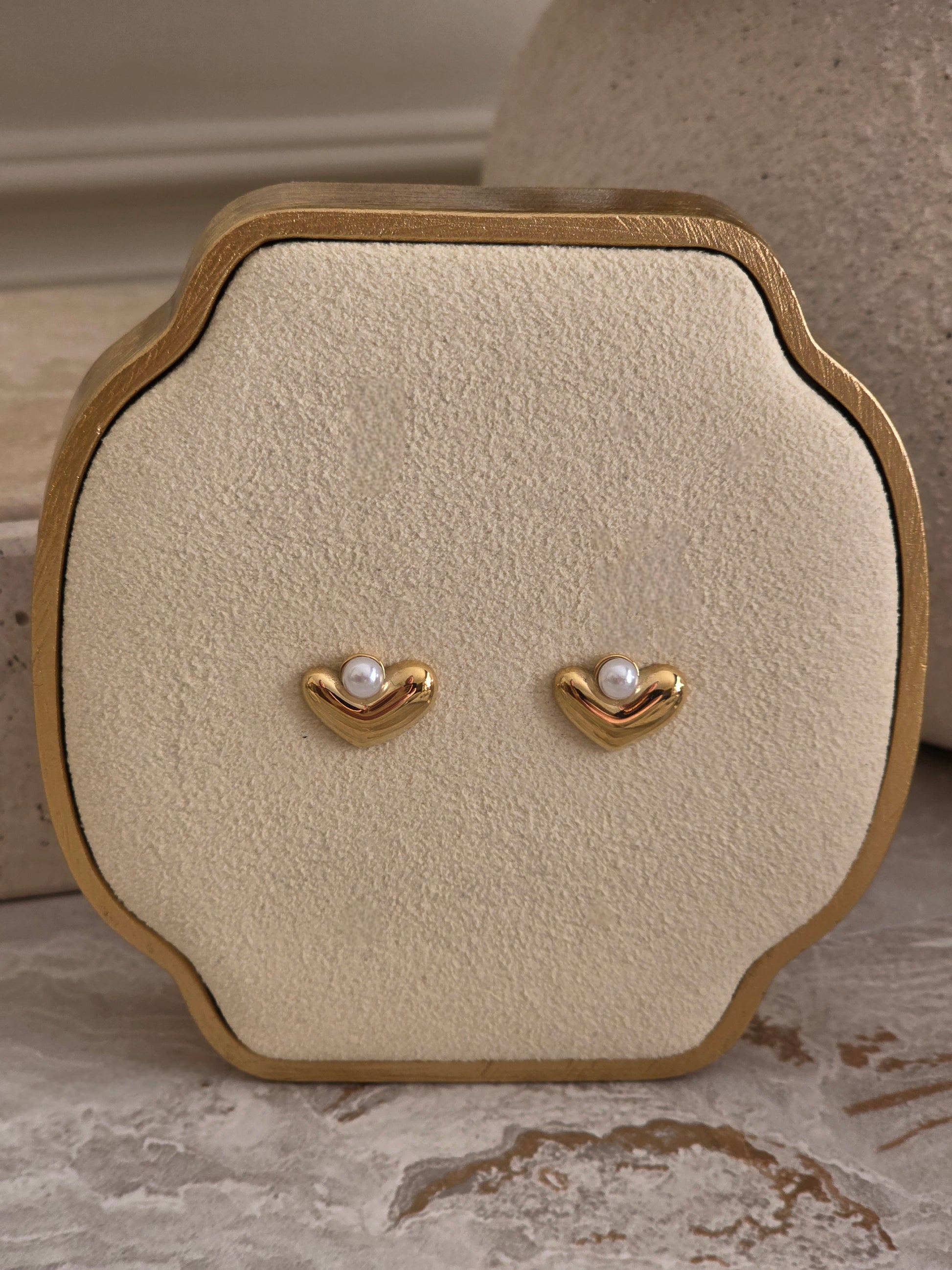 Small gold heart and pearl earrings