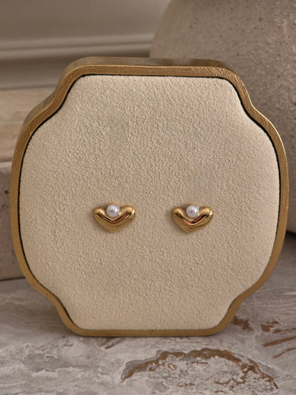 Small gold heart and pearl earrings