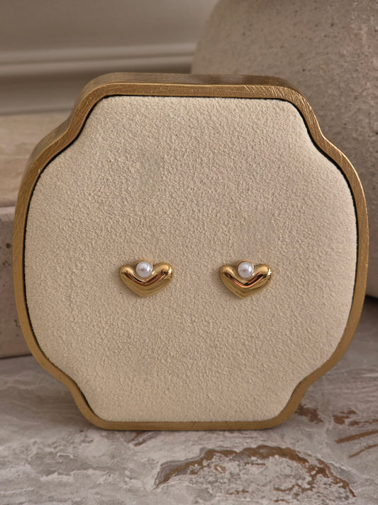 Small gold heart and pearl earrings