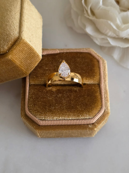 Gold drop shape diamond ring