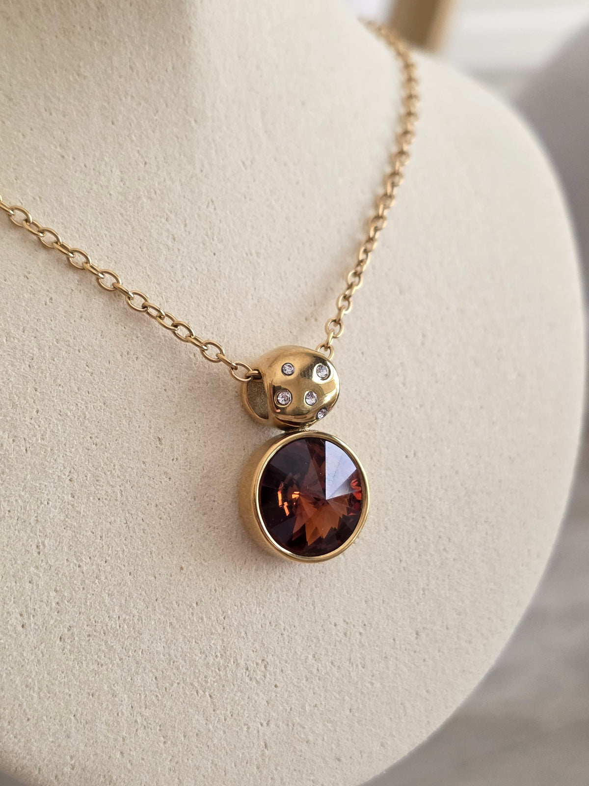 MERAL NECKLACE