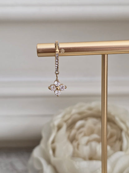 MIA HOOP CLOVER EARRINGS