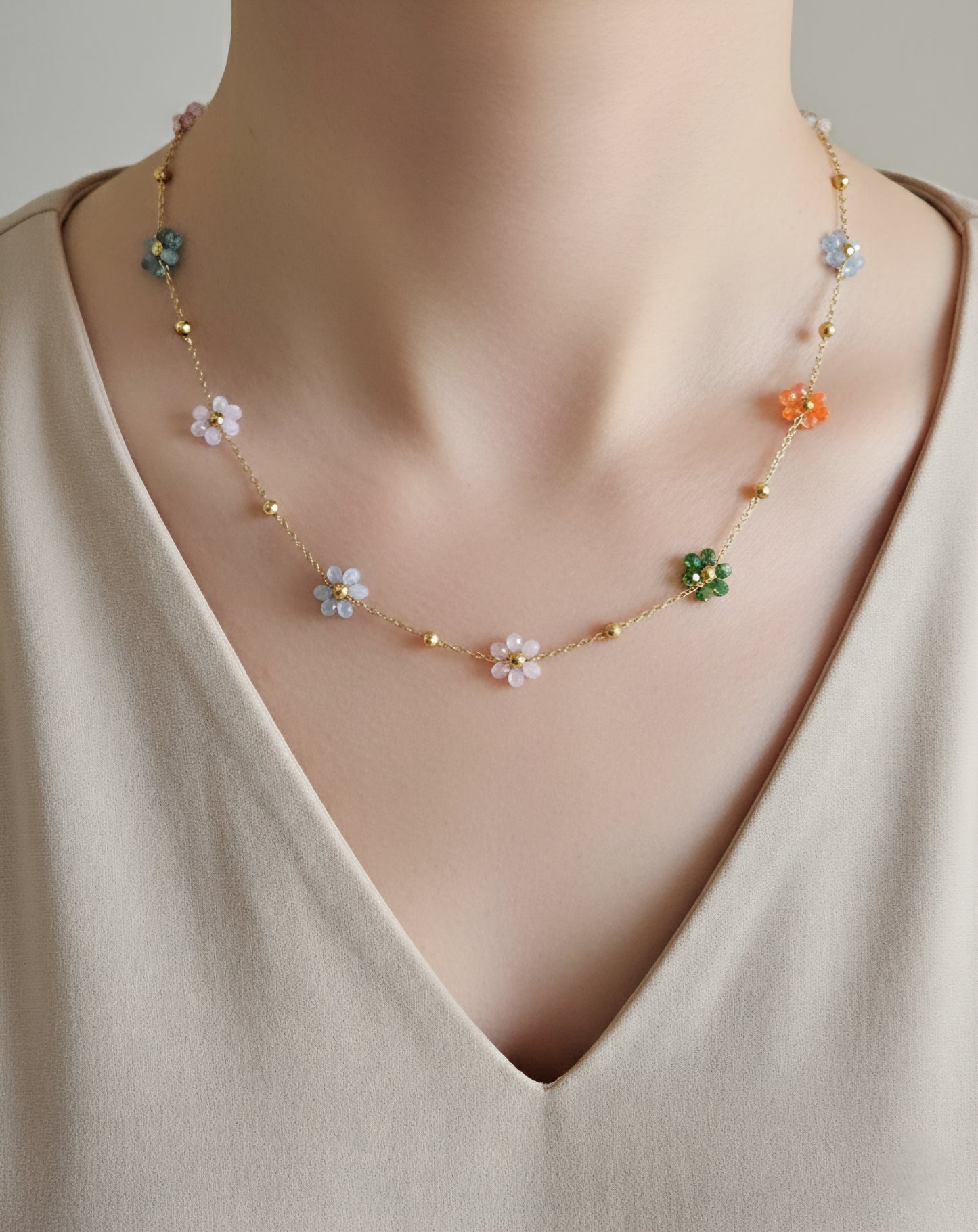 DILAN FLOWER NECKLACE