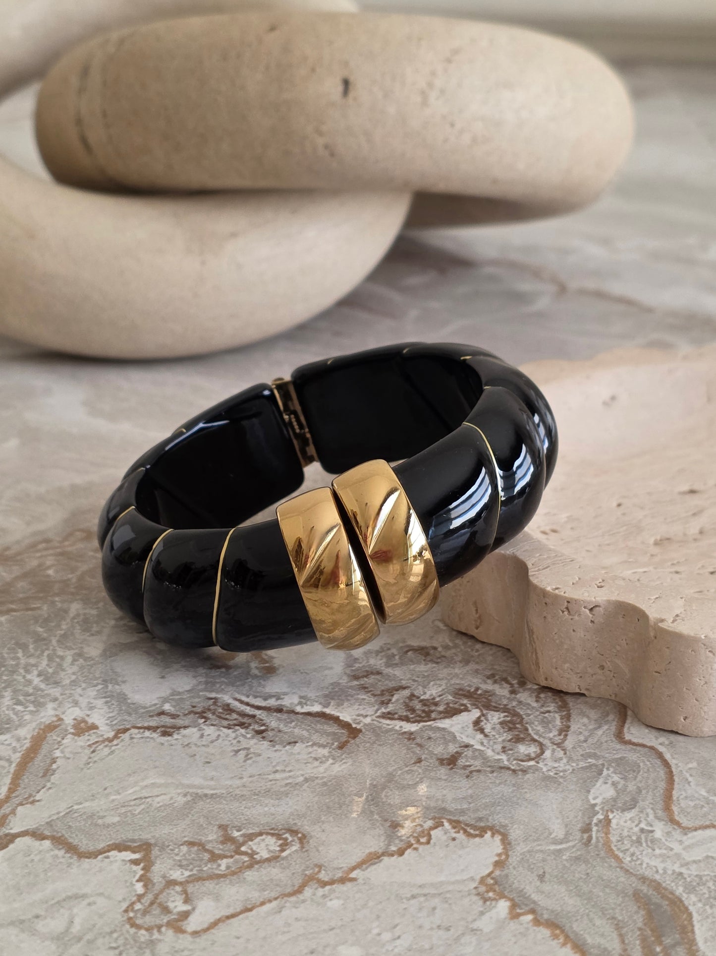 AZIZAH ACRYLIC BANGLE