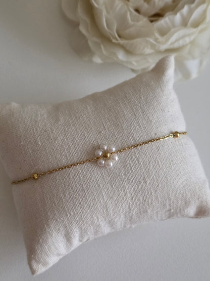 White flower Bracelet