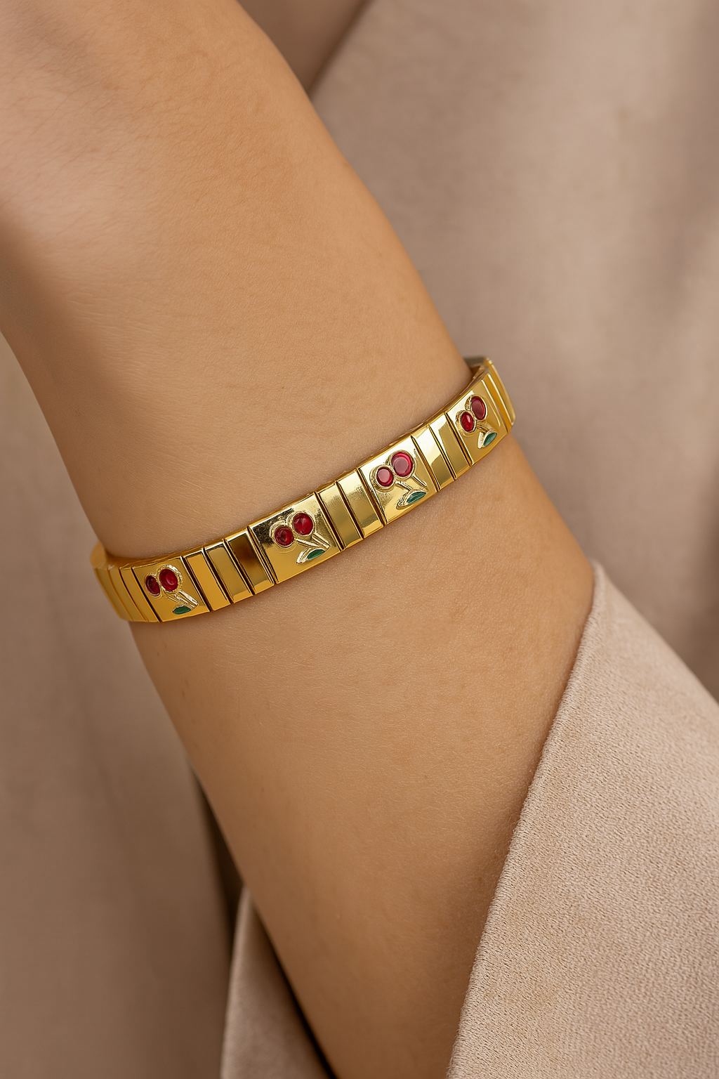 CILEK CHERRY BRACELET