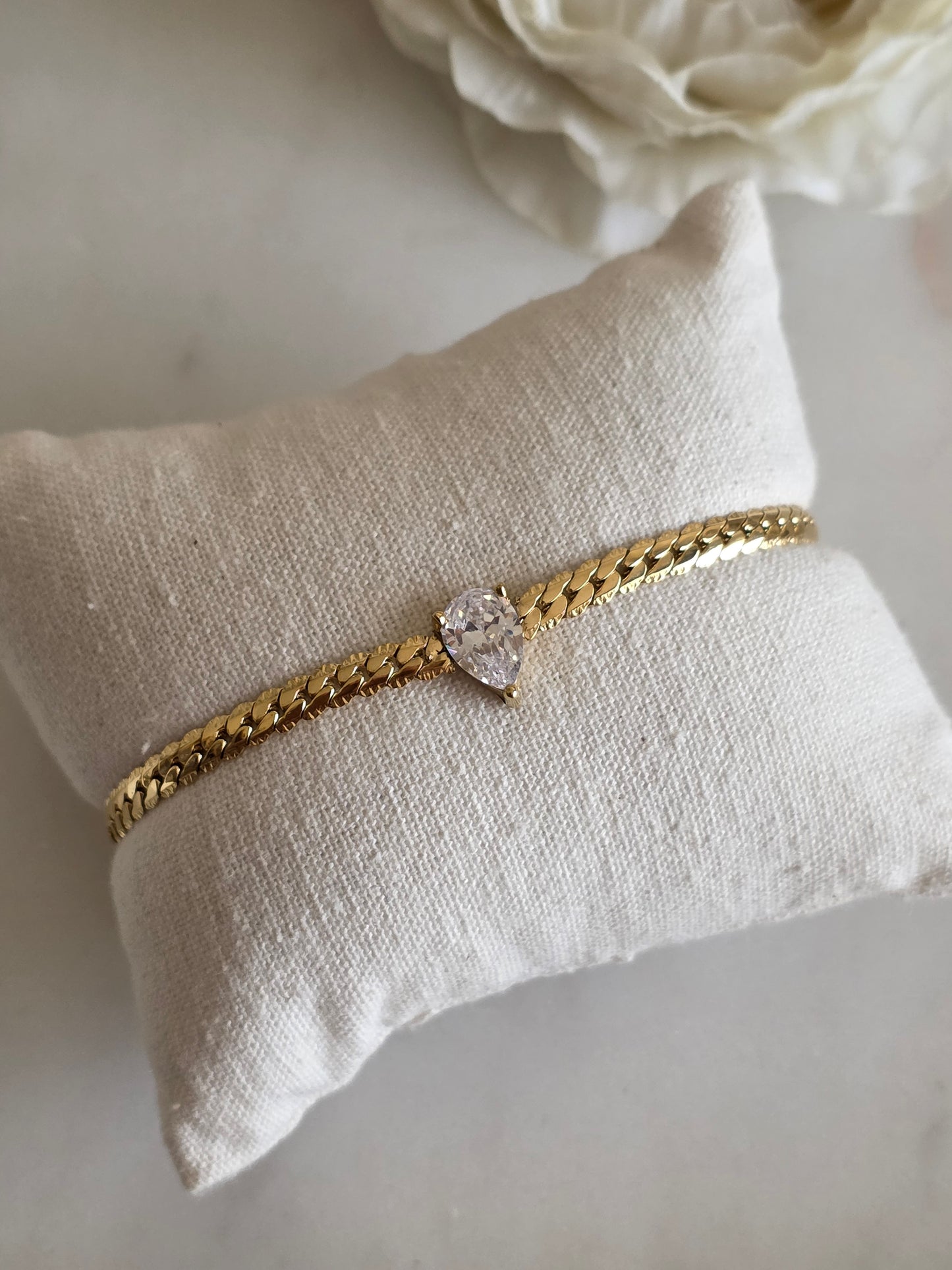 Gold cubic zirconia tear drop bracelet 