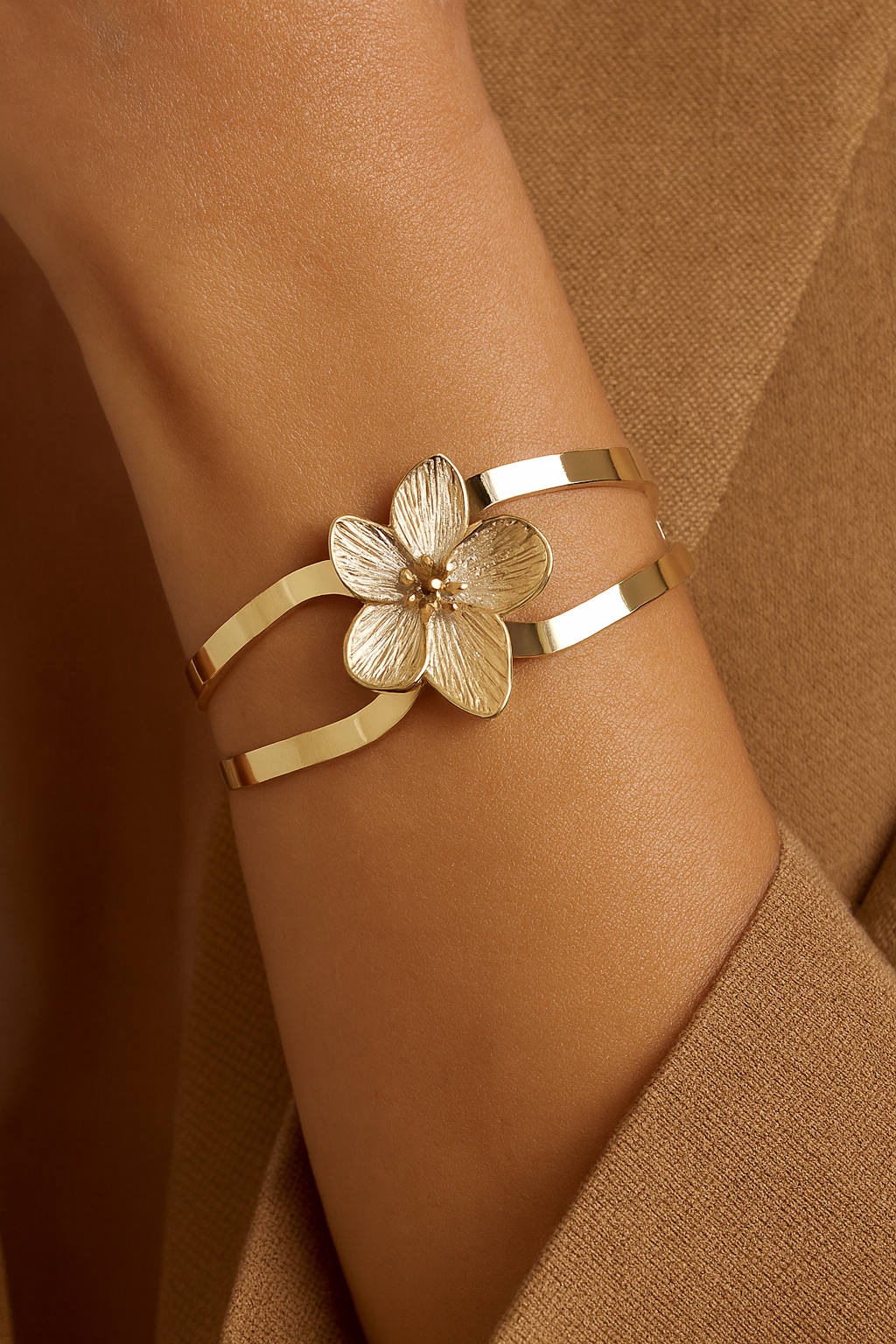 MELINA FLOWER BANGLE