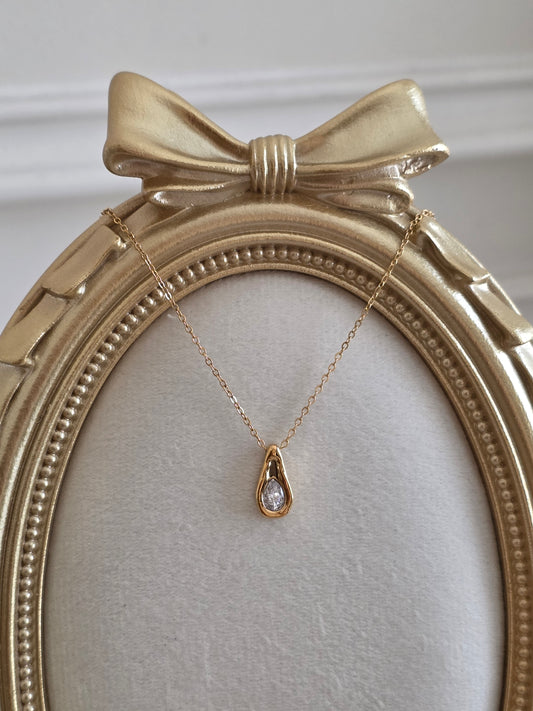 Golden cubic zirconia pendant necklace