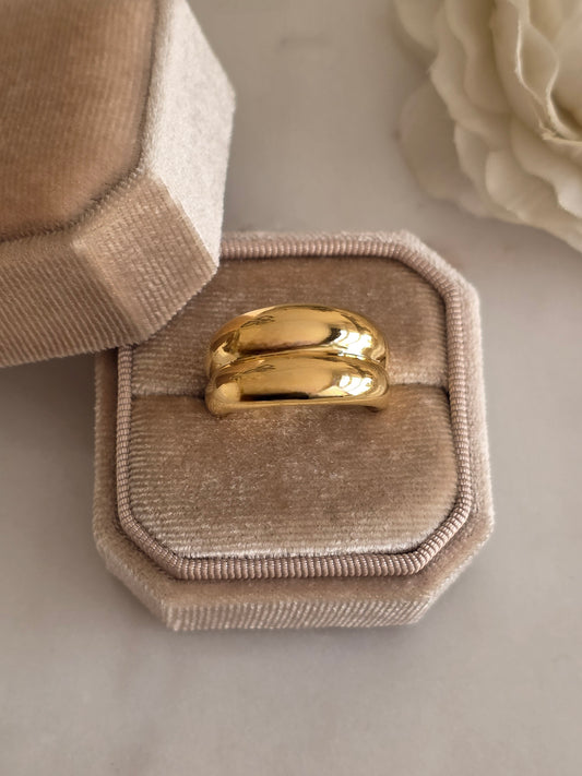 Chunky gold ring