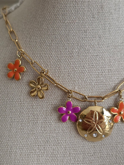 KAYLA FLOWER CHARM NECKLACE