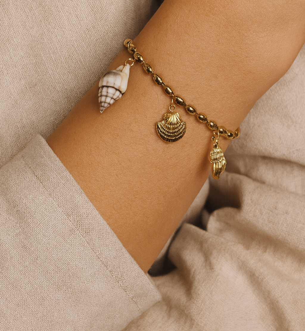 KENNA SHELL CHARM BRACELET