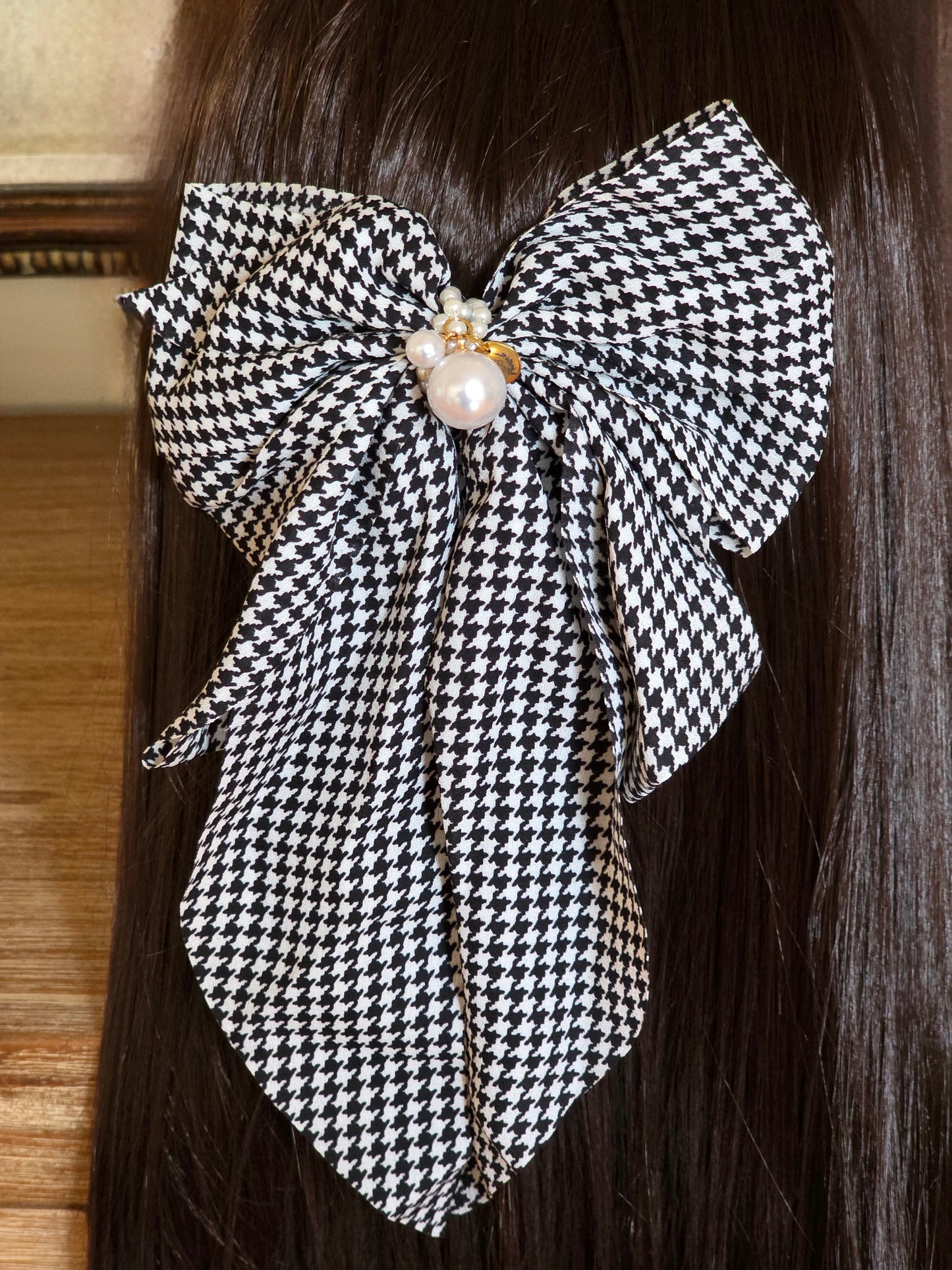 CHIC PEARLY HAIR CLIP