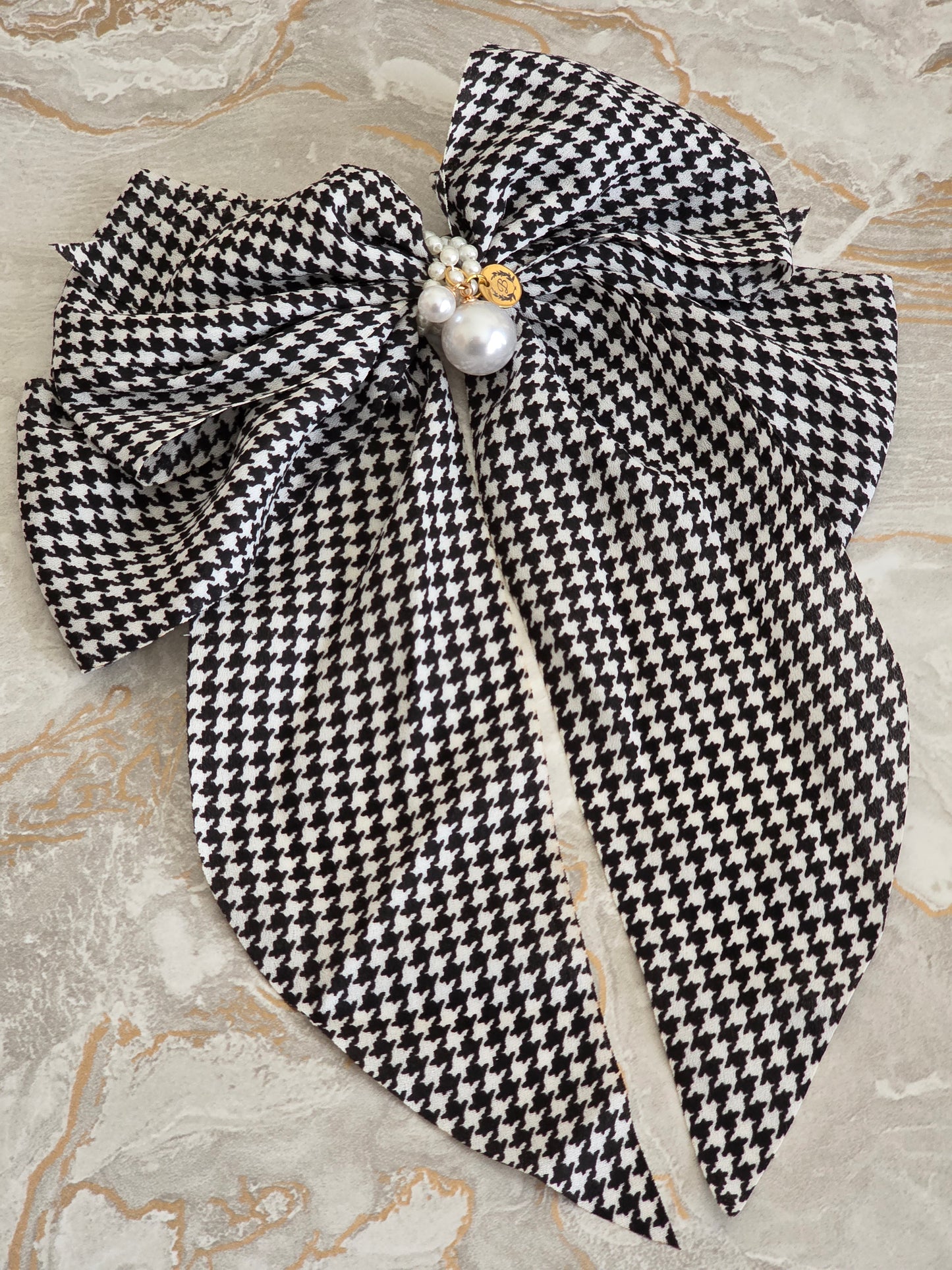 Large bow hair clip
