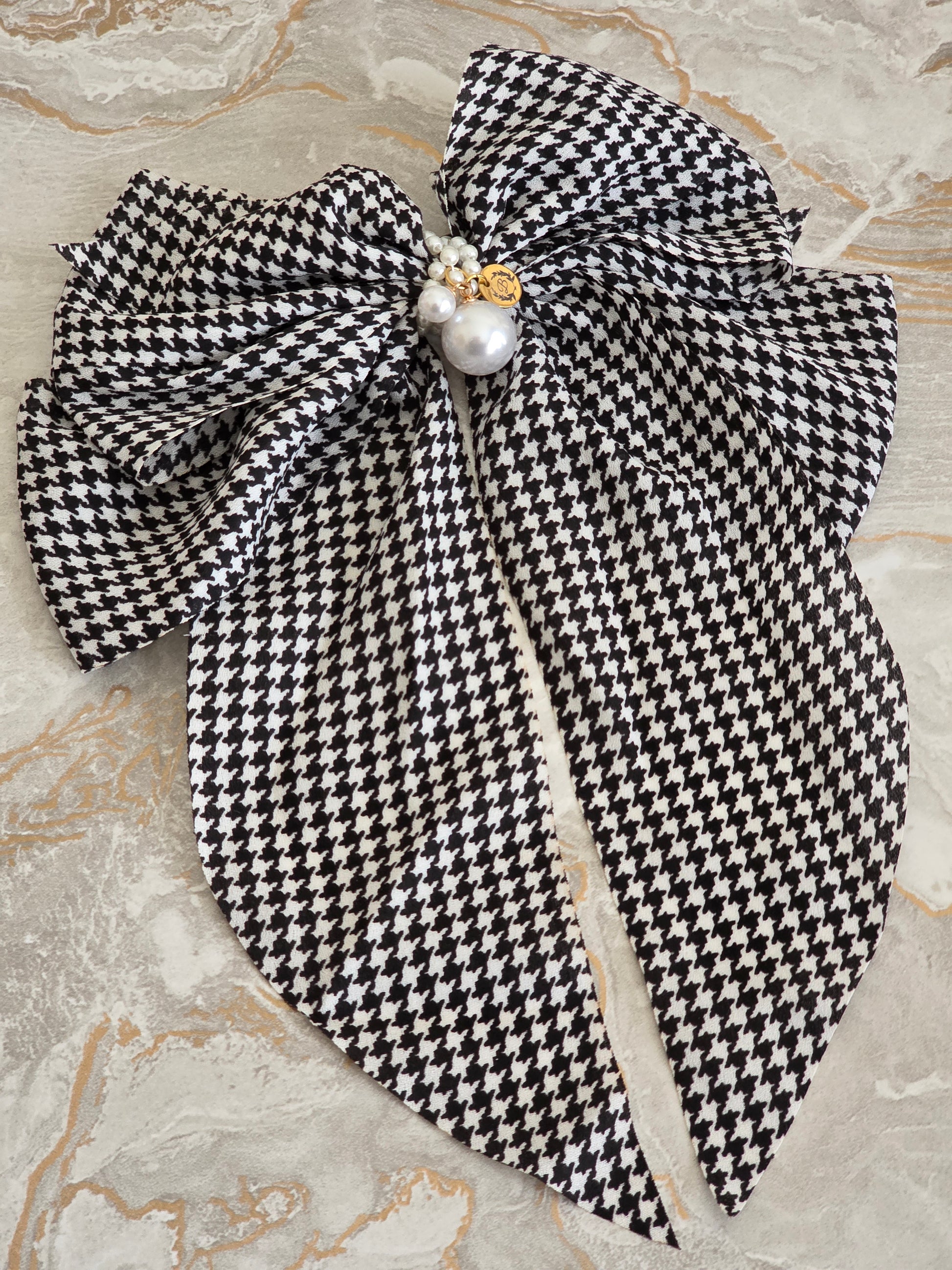 Large bow hair clip