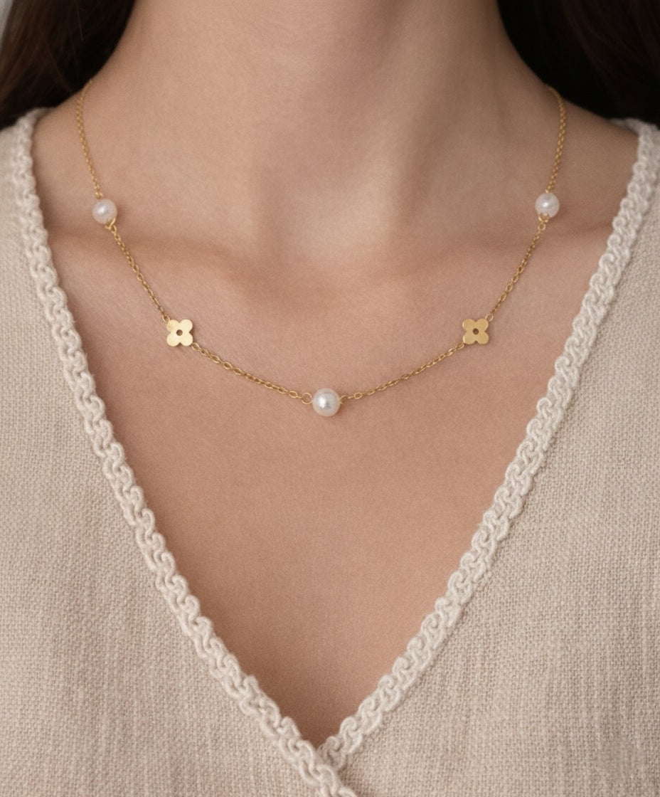 CARIA PEARL CLOVER NECKLACE