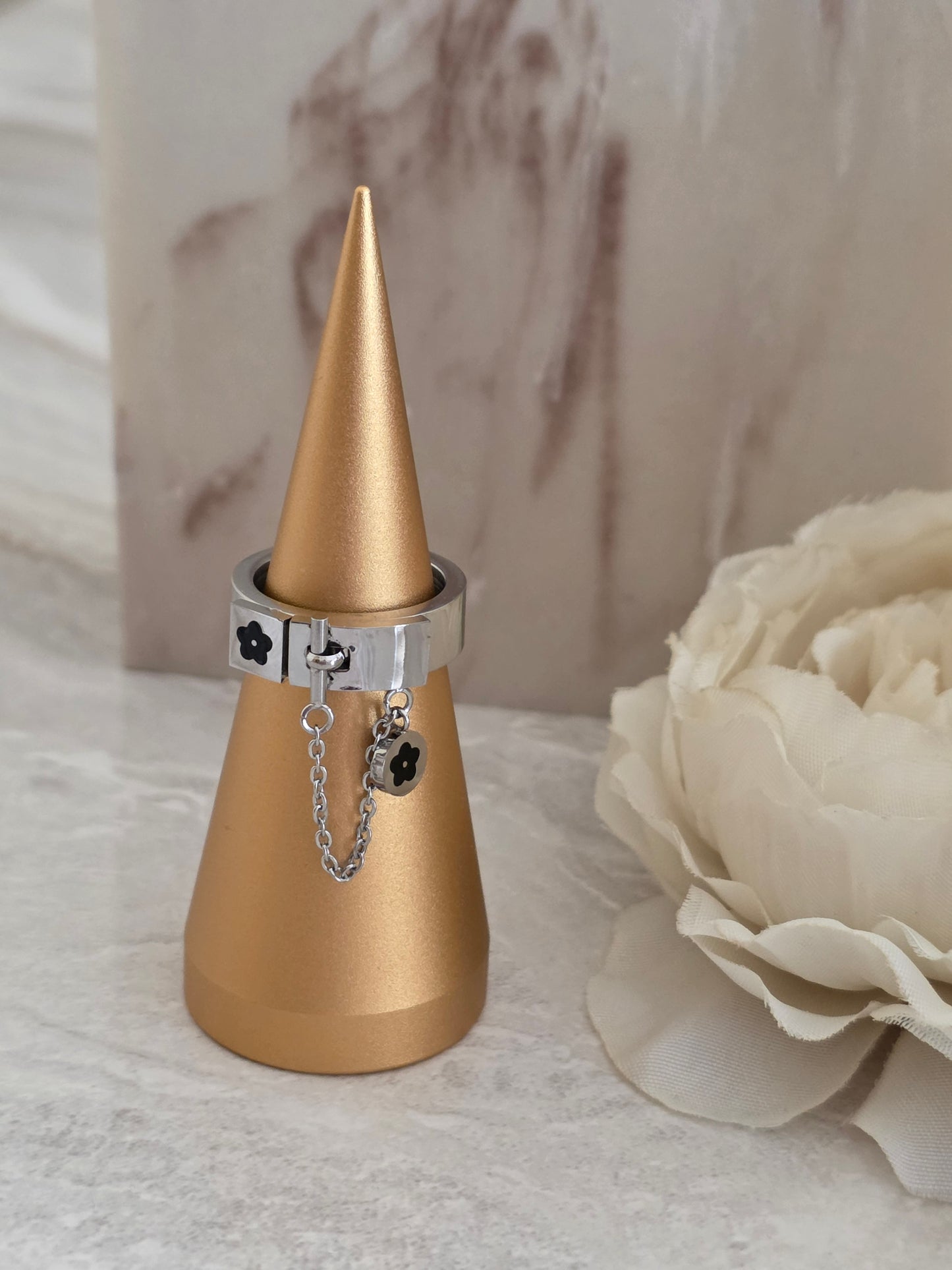 ALANAY FLOWER RING SILVER
