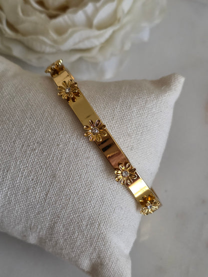 SELDA FLOWER BANGLE