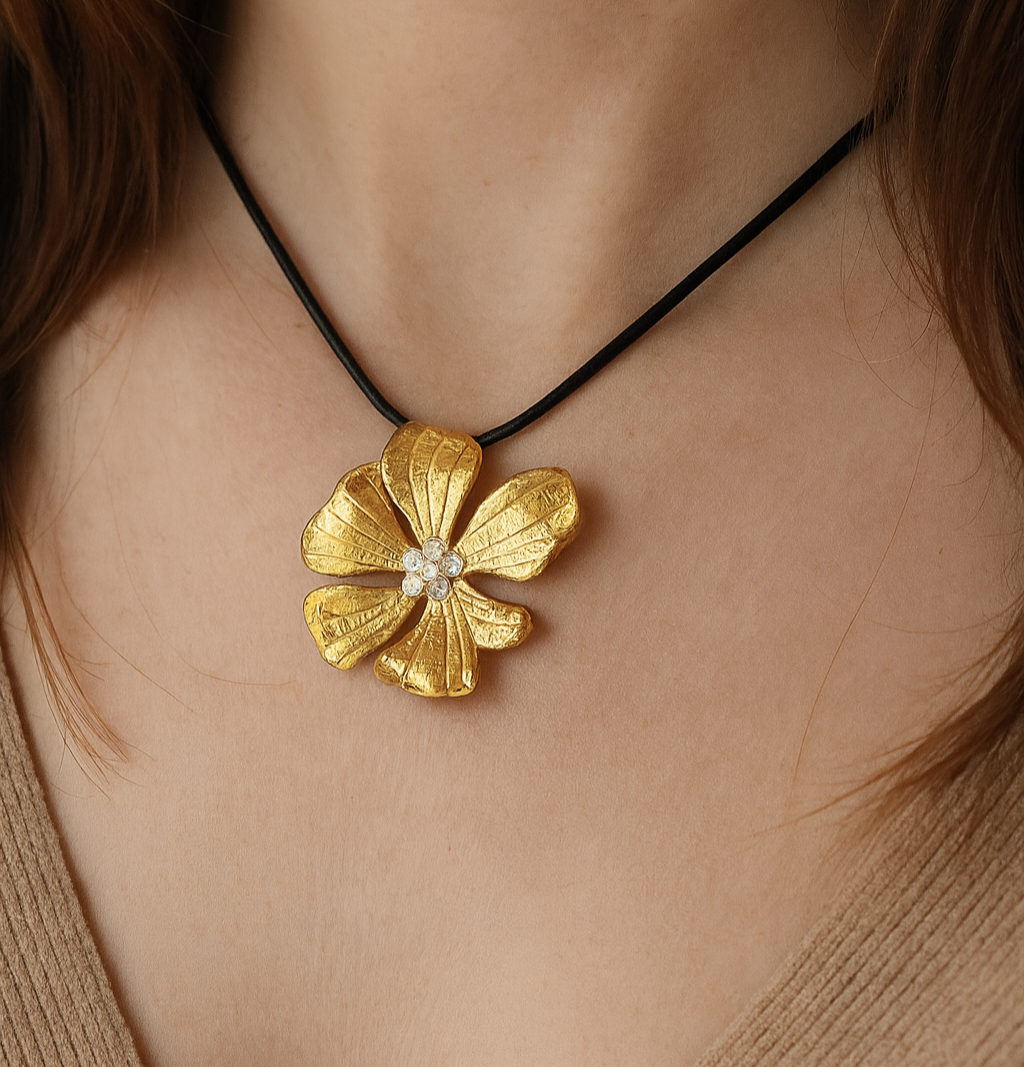 ECEM FLOWER NECKLACE