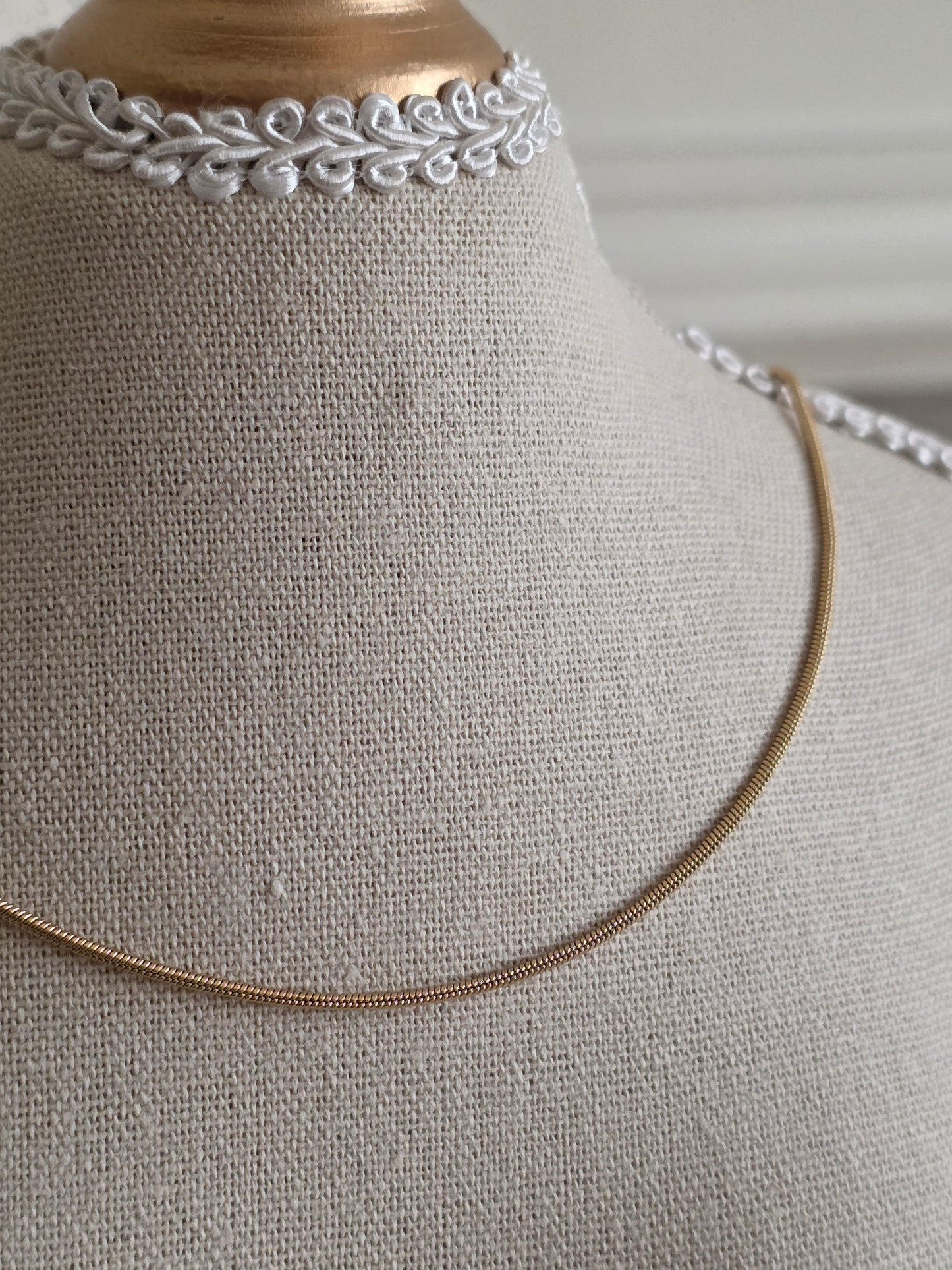 SIMPLE SNAKE CHAIN NECKLACE