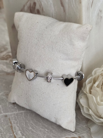 EMET HEART BANGLE SILVER