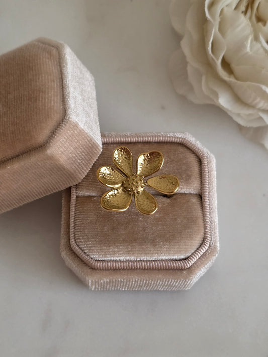 Gold statement flower ring