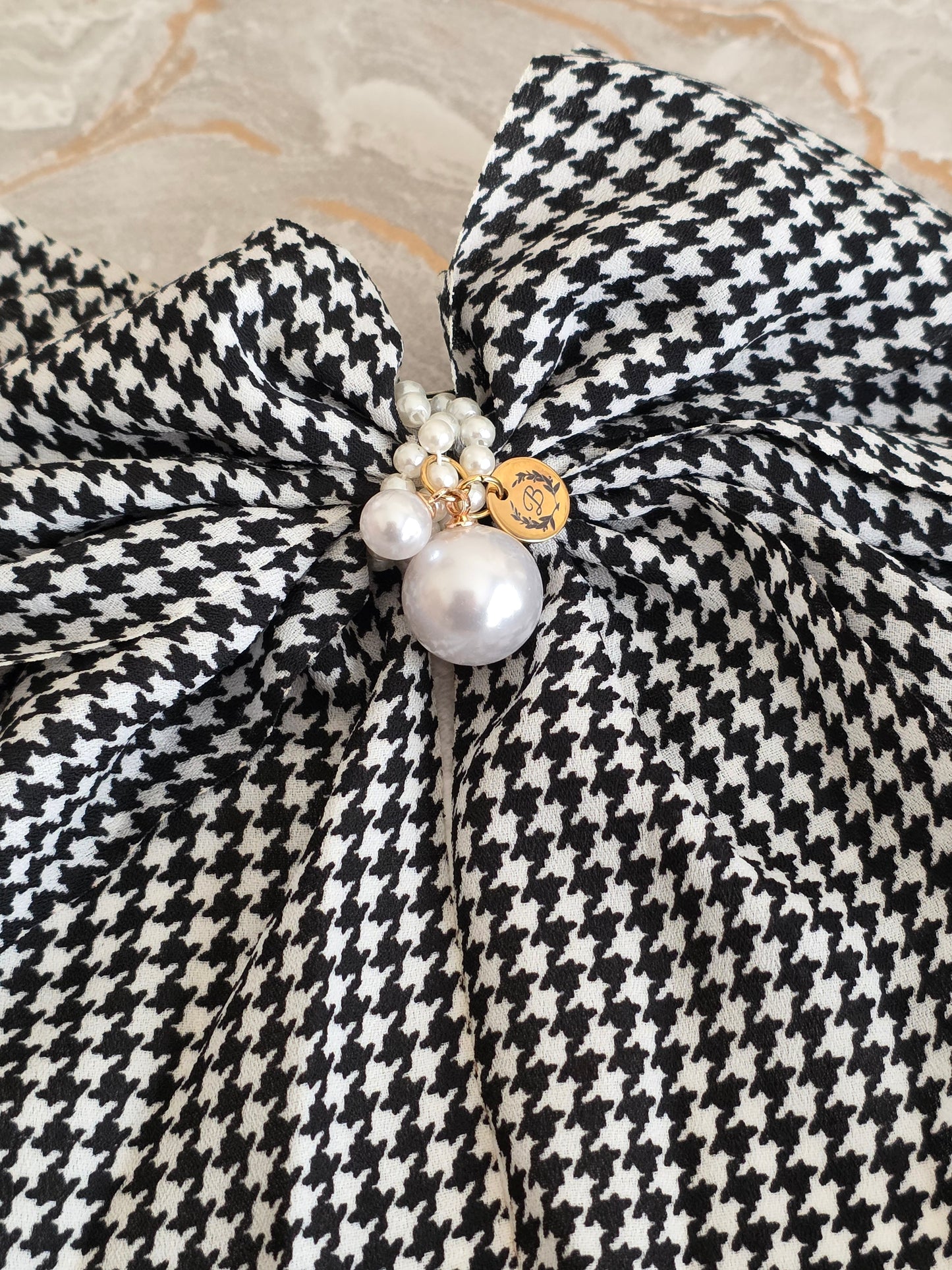 CHIC PEARLY HAIR CLIP
