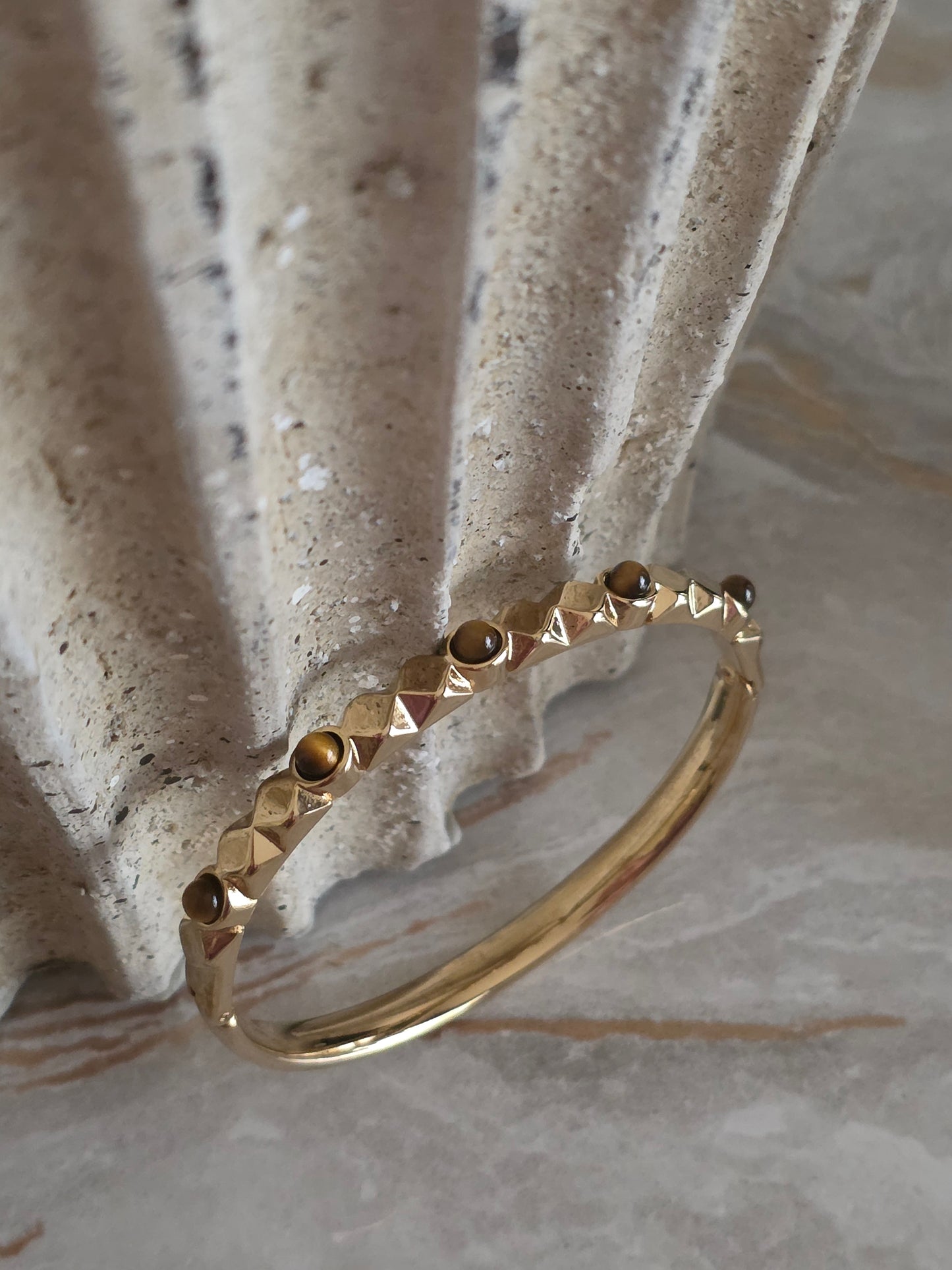 RINAN BANGLE