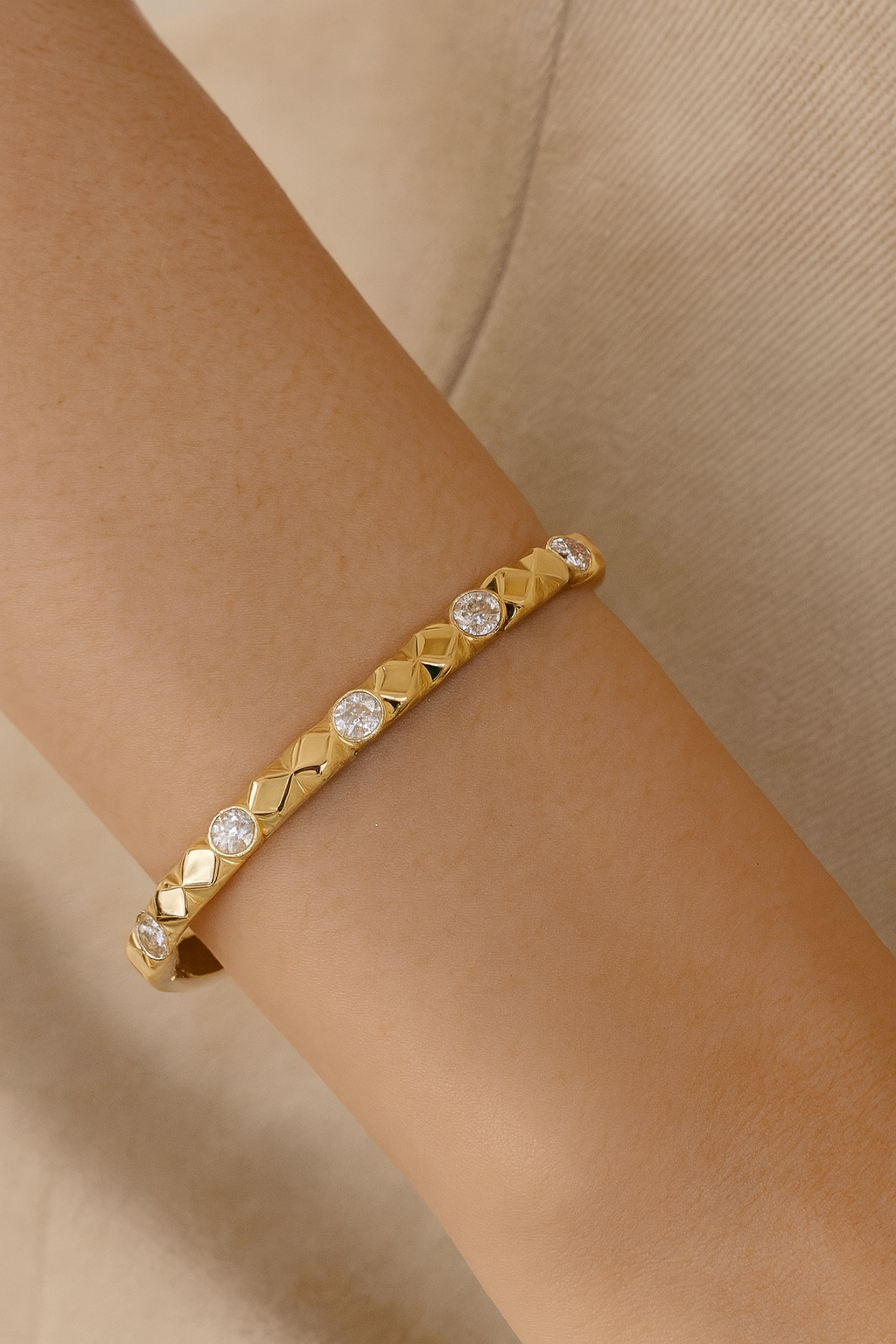 AYSAR BANGLE