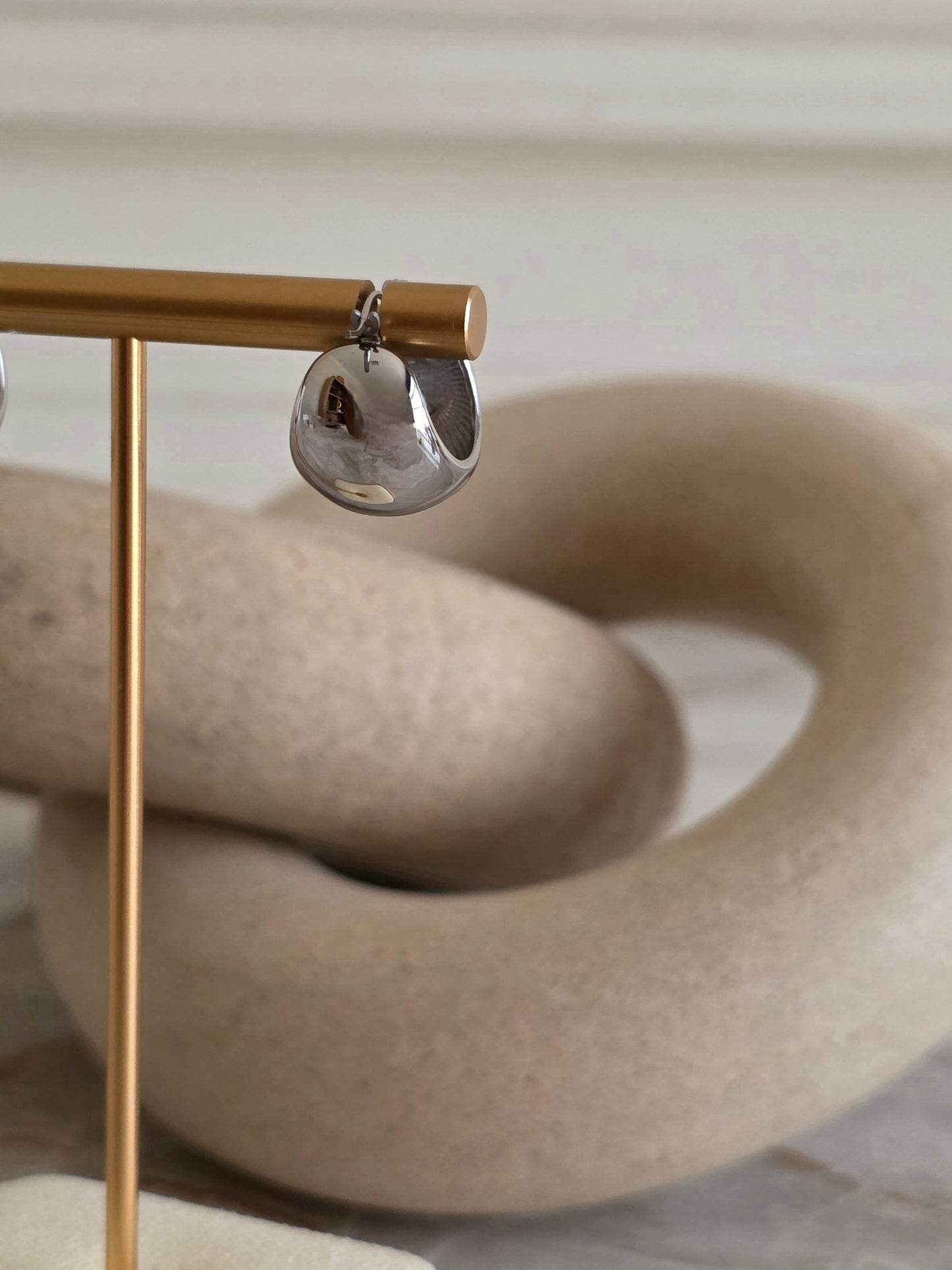 LOLA HOOP EARRINGS SILVER