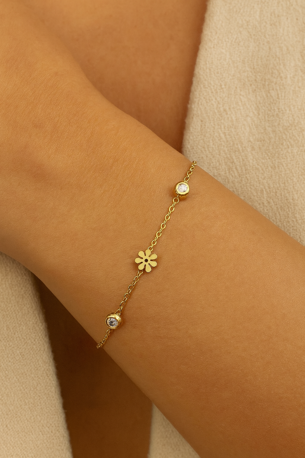 LADIA FLOWER BRACELET