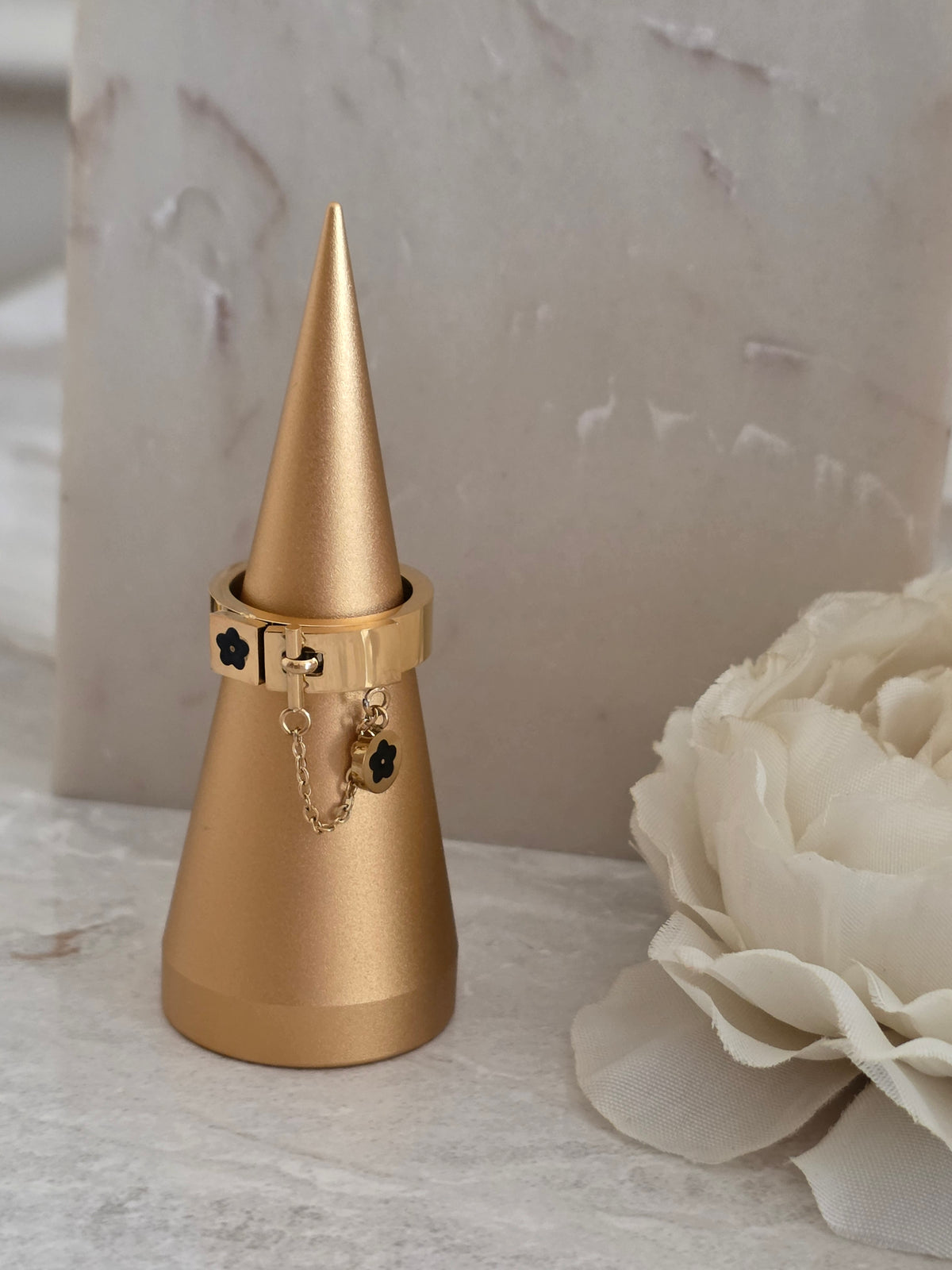 ALANAY FLOWER RING