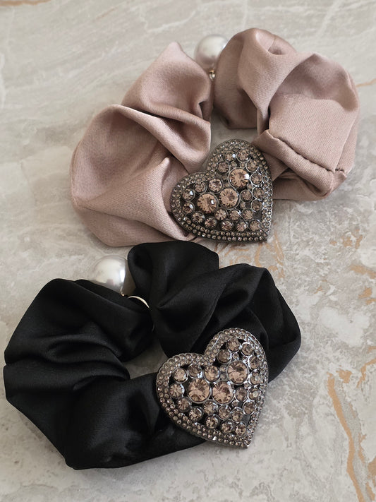 Rhinestone and pearl heart hair tie