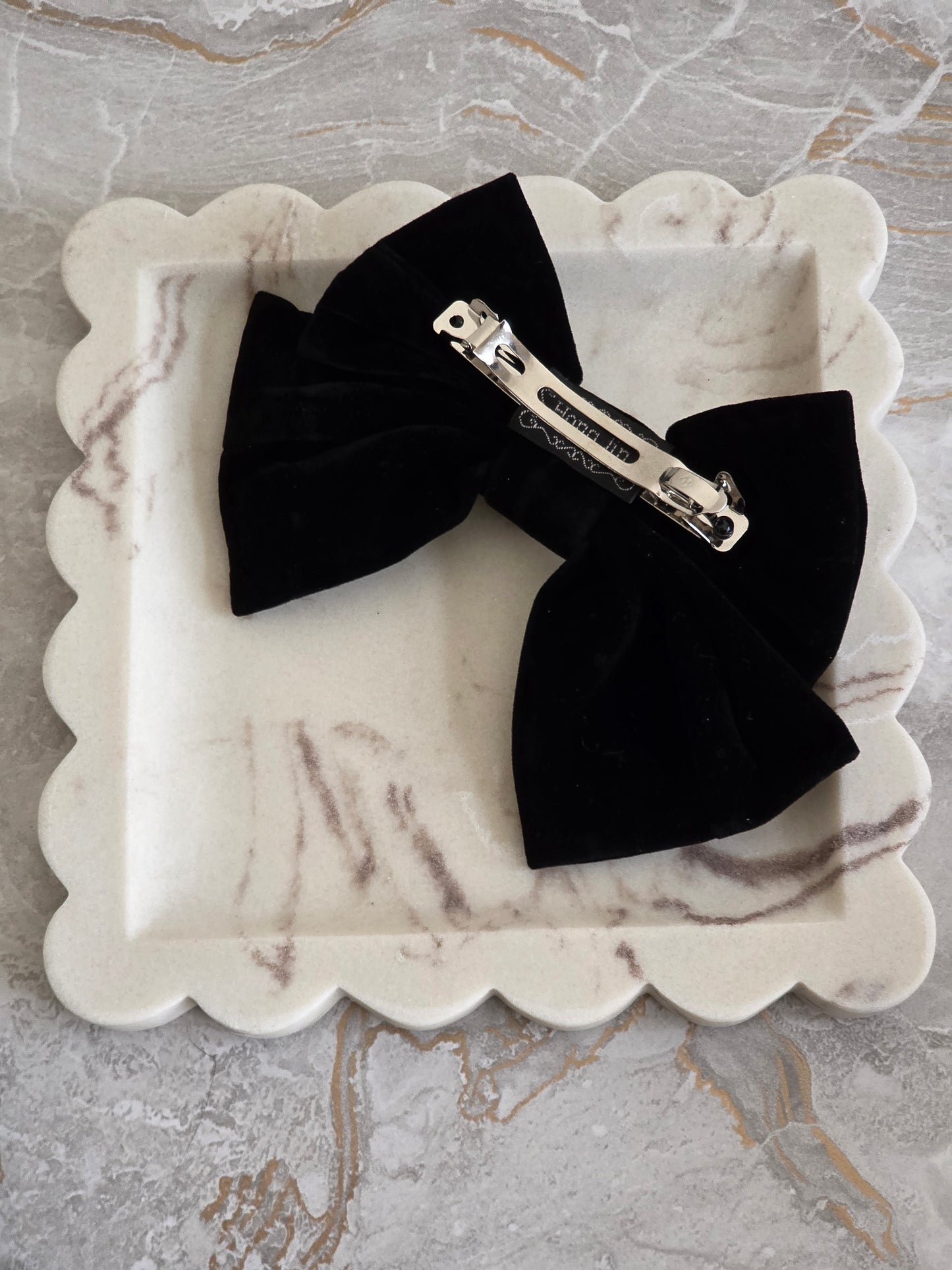 CLASSIC VELVET BOW HAIR CLIP
