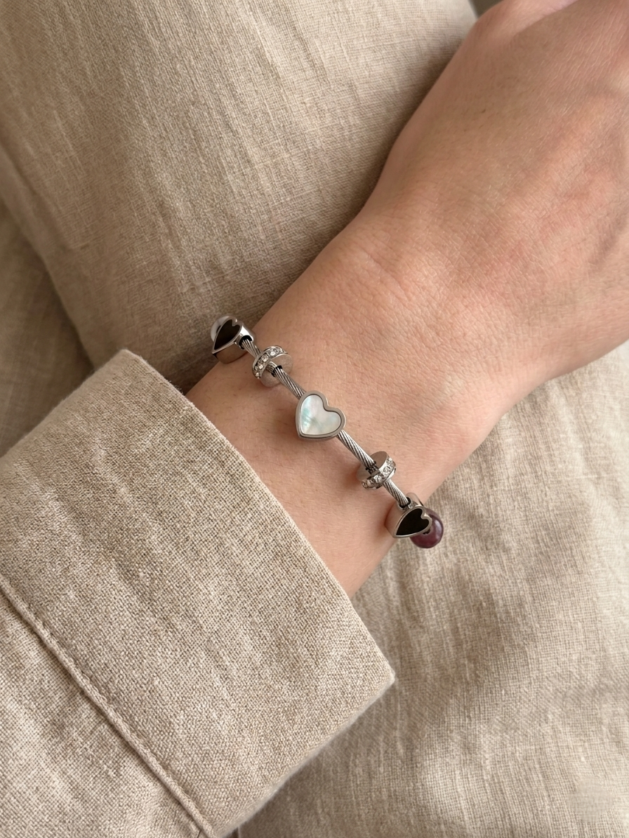 EMET HEART BANGLE SILVER