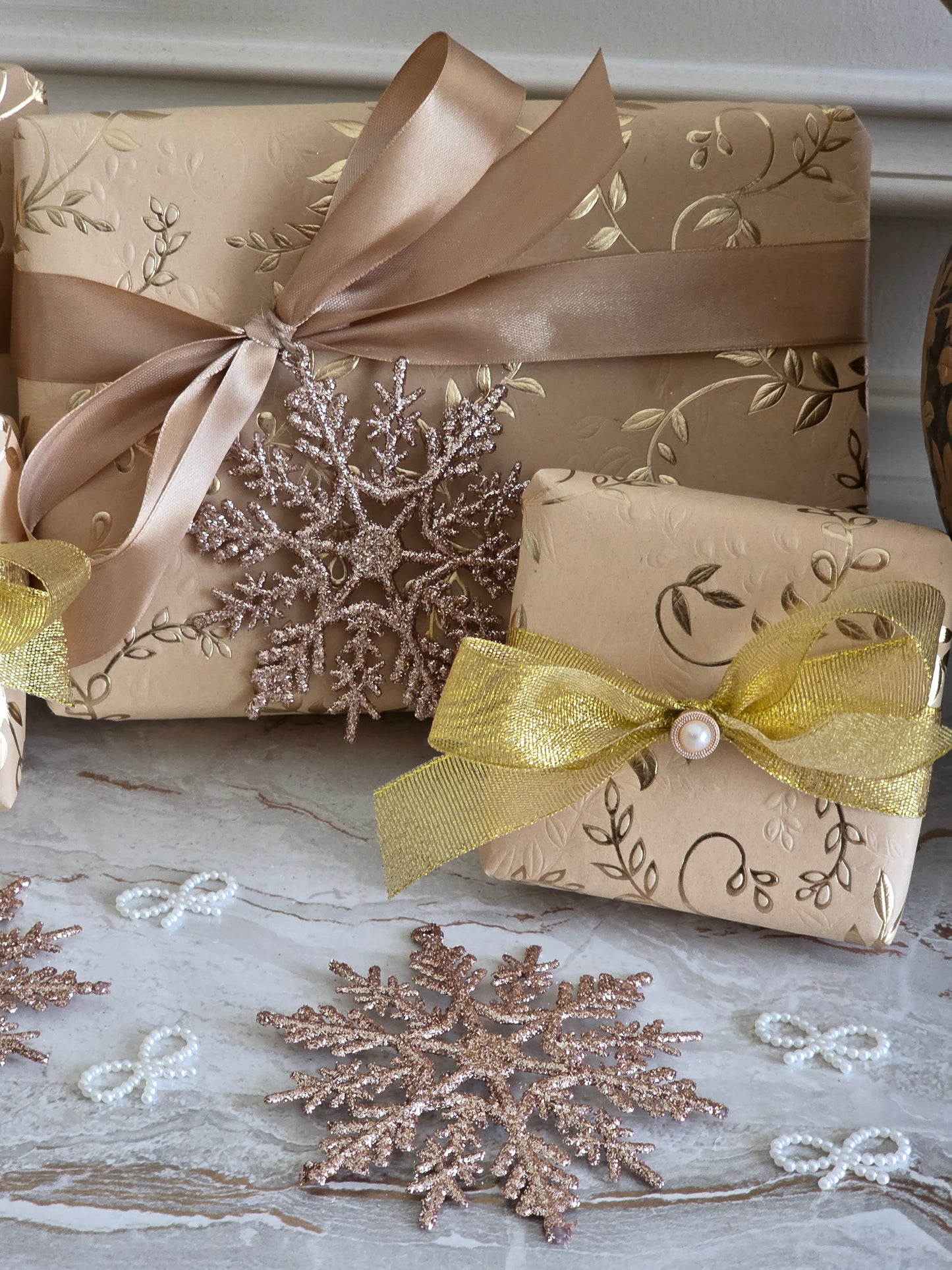 GIFT WRAPPING