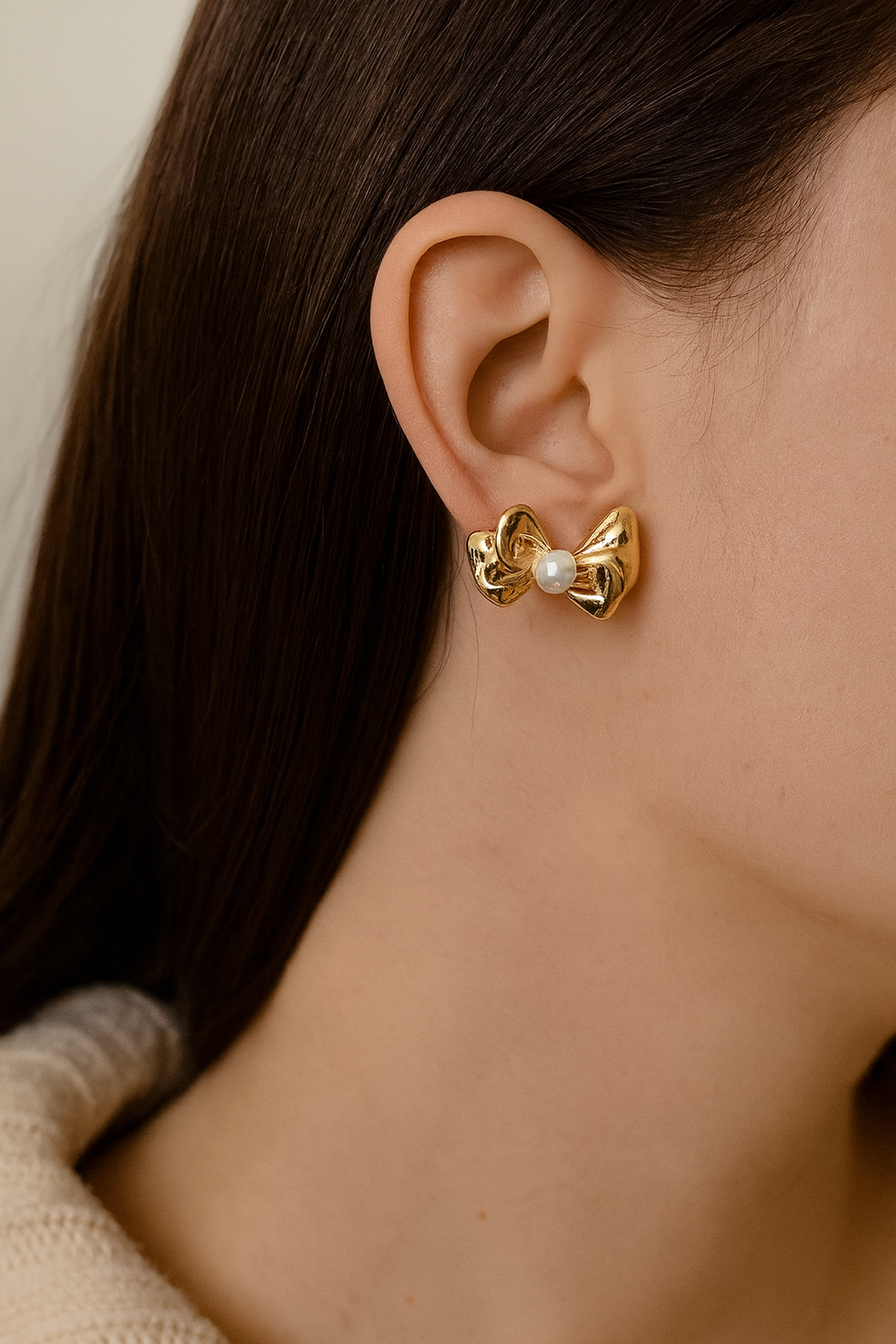 HAVA PEARL BOW EARRINGS
