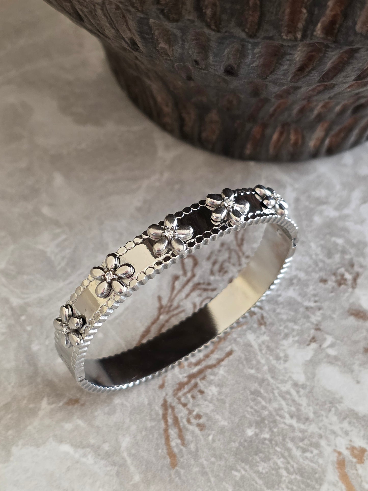 ASKIN FLOWER BANGLE SILVER