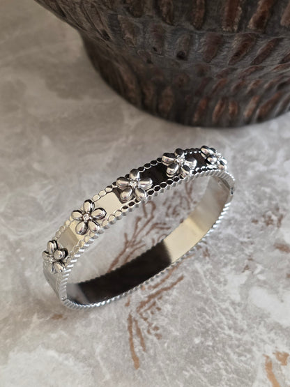 ASKIN FLOWER BANGLE SILVER