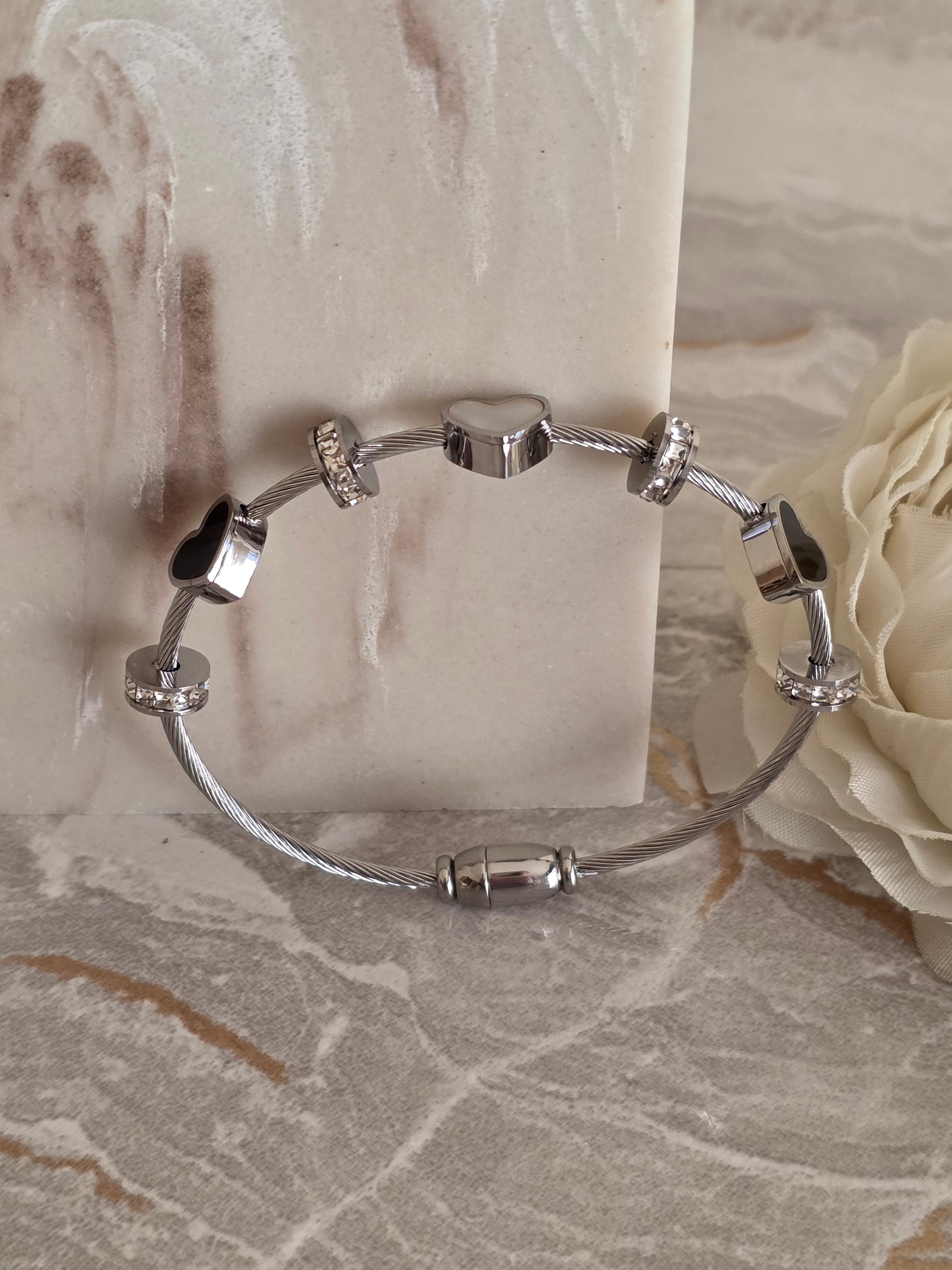 EMET HEART BANGLE SILVER