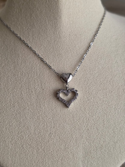 DELIAH HEART NECKLACE SILVER